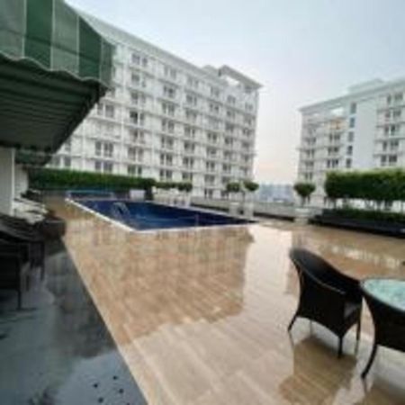 Neel Skye - Couple Friendly - Dlf My Pad, Gomtinagar , Lucknowアパートホテル エクステリア 写真